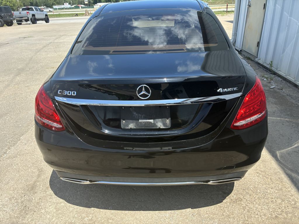 2015 Mercedes-Benz C-Class Image 3