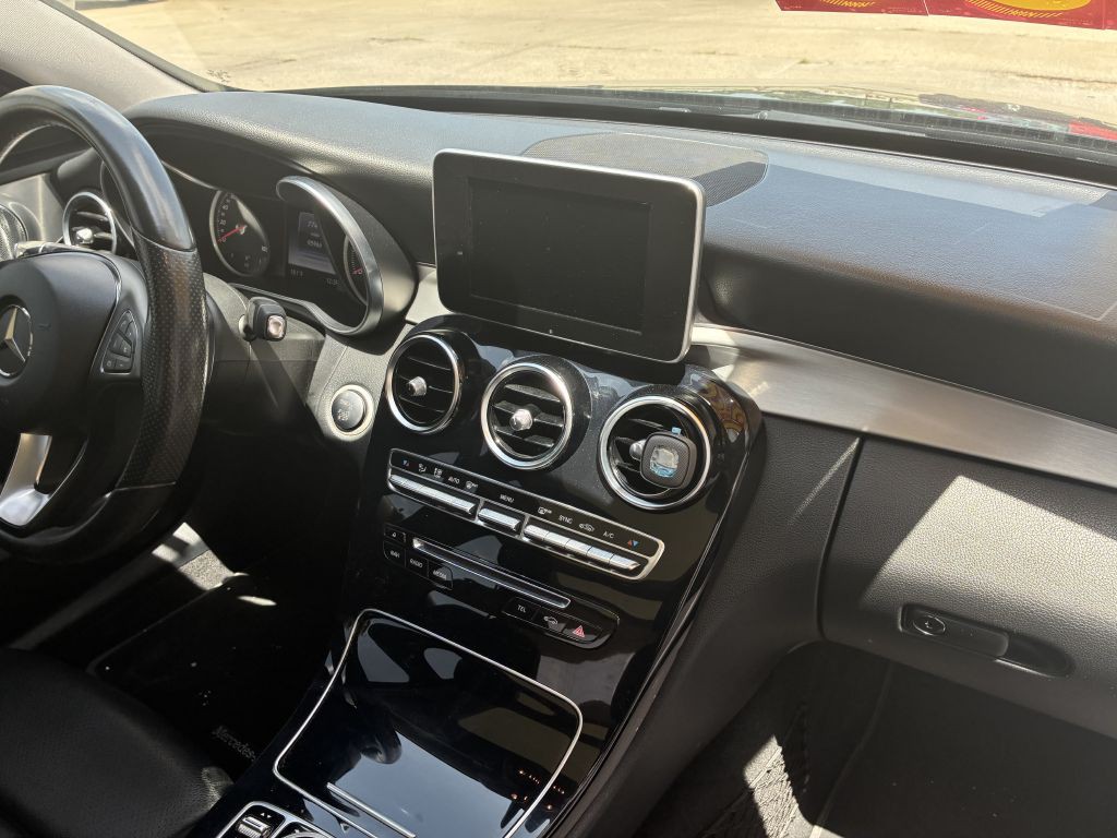 2015 Mercedes-Benz C-Class Image 8