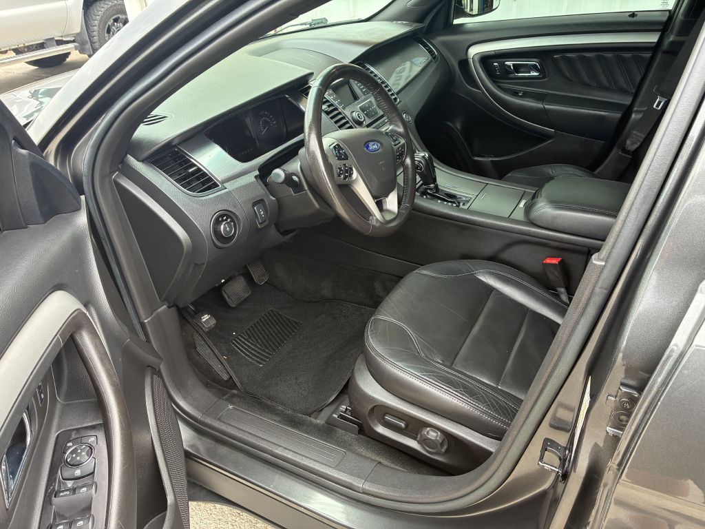 2016 Ford Taurus Image 4