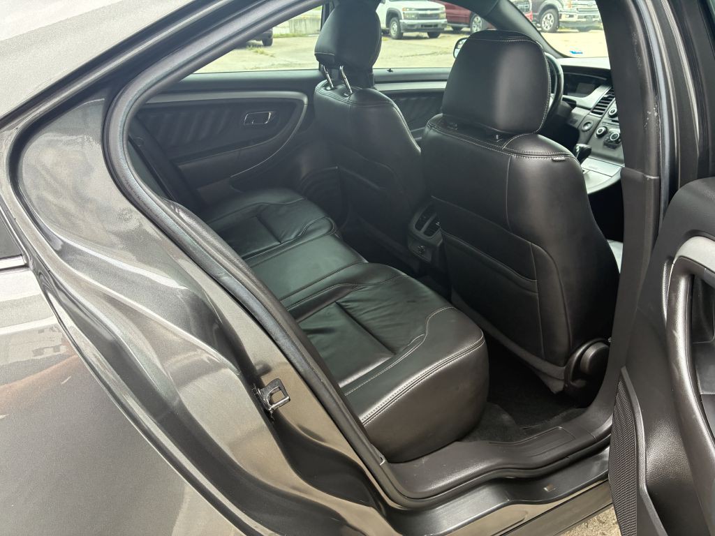2016 Ford Taurus Image 8