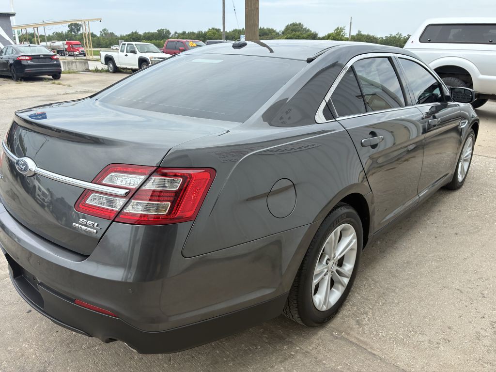 2016 Ford Taurus Image 10