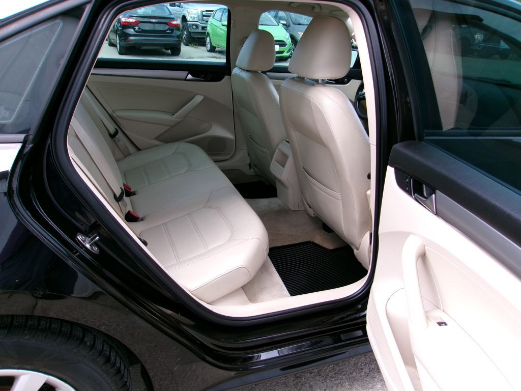 2014 Volkswagen Passat Image 7