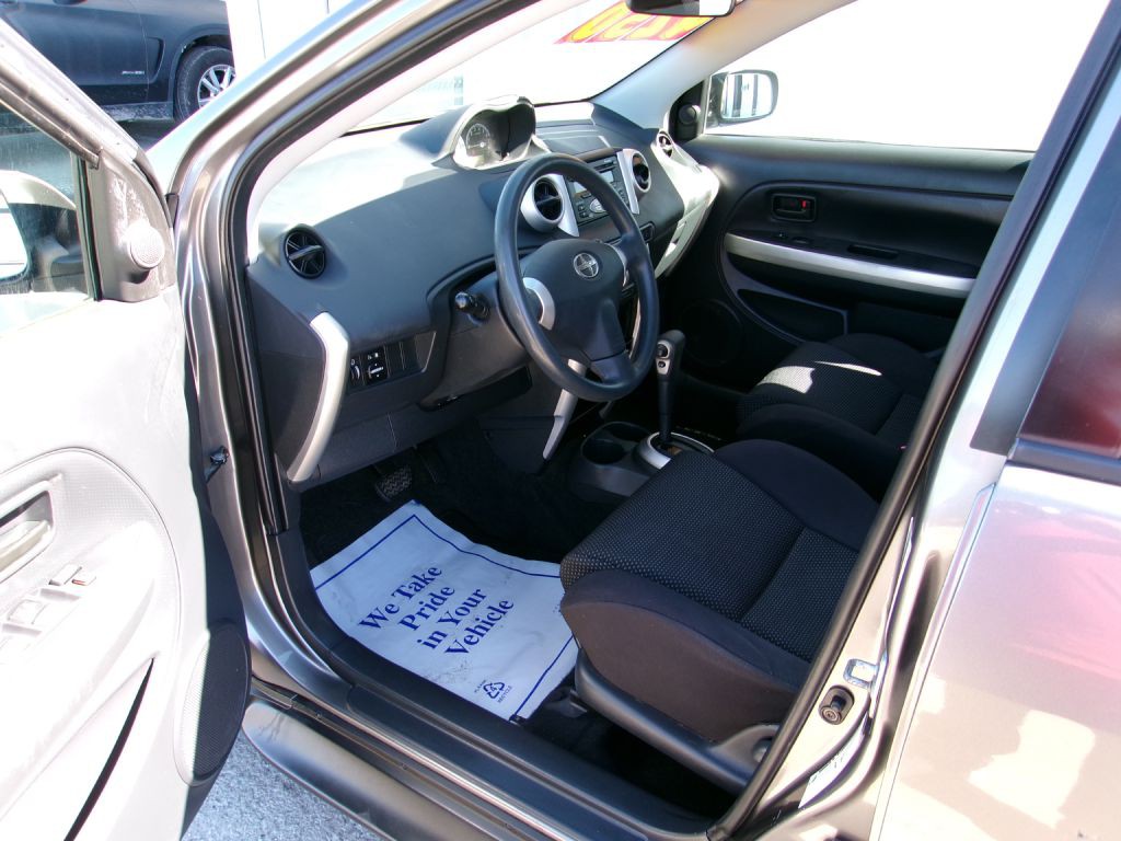 2004 Scion xA Image 8