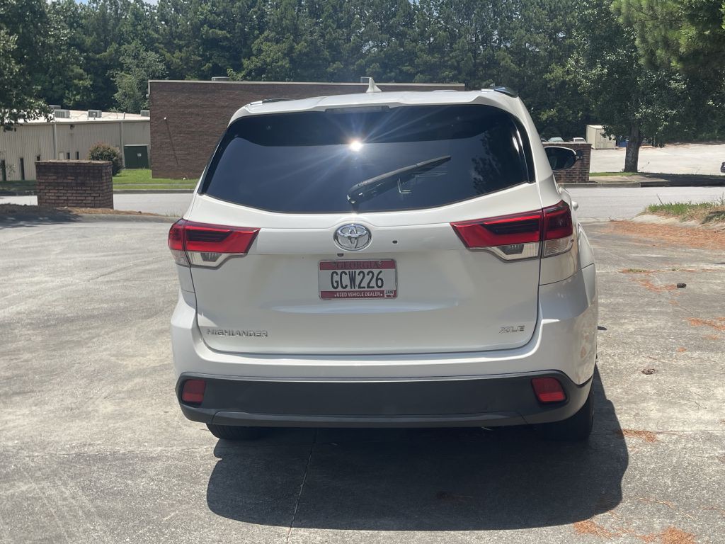 2017 Toyota Highlander Image 9