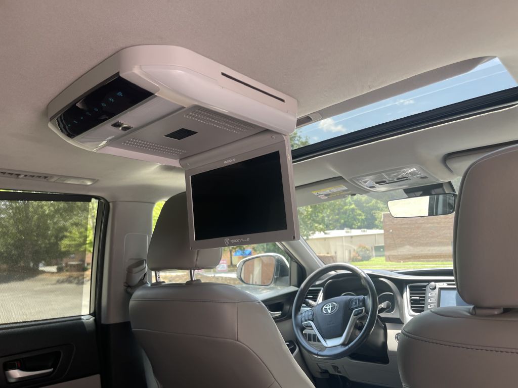 2017 Toyota Highlander Image 15