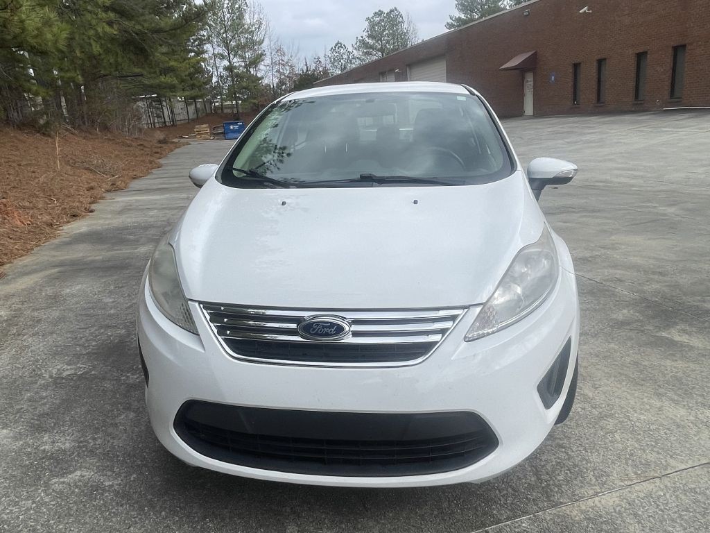 2013 Ford Fiesta Image 1