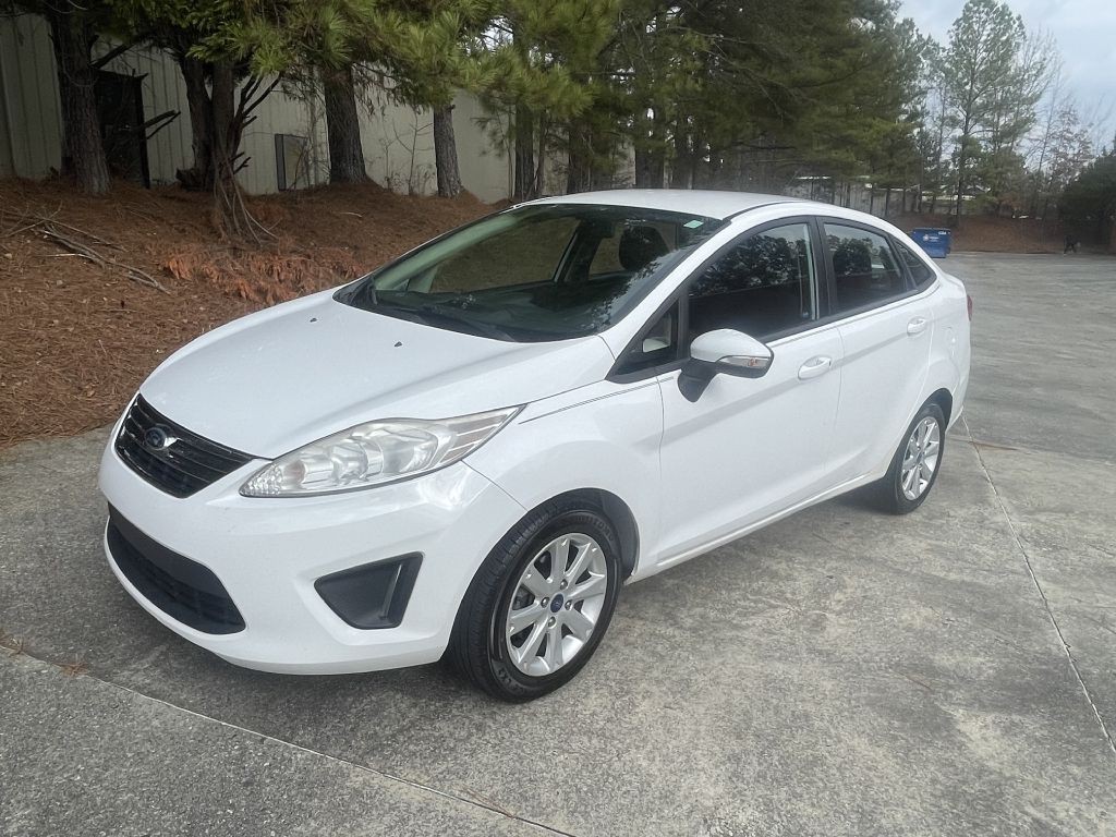 2013 Ford Fiesta Image 2