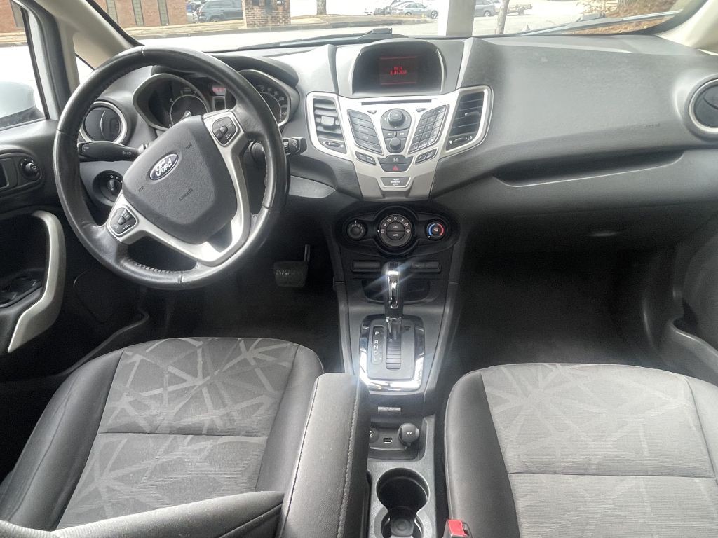 2013 Ford Fiesta Image 4