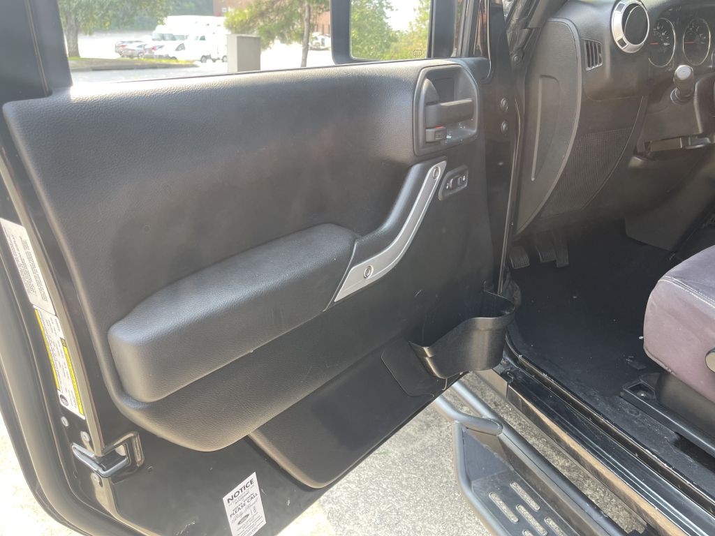 2013 Jeep Wrangler Image 8