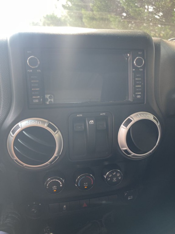 2013 Jeep Wrangler Image 10