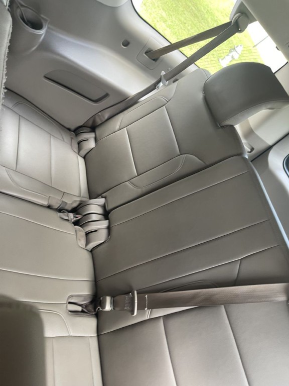 2016 Chevrolet Suburban Image 5