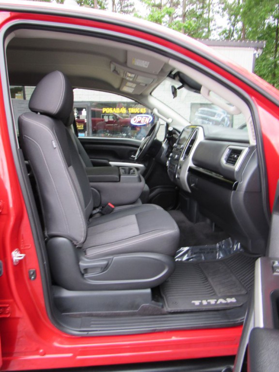 2021 Nissan Titan Image 12
