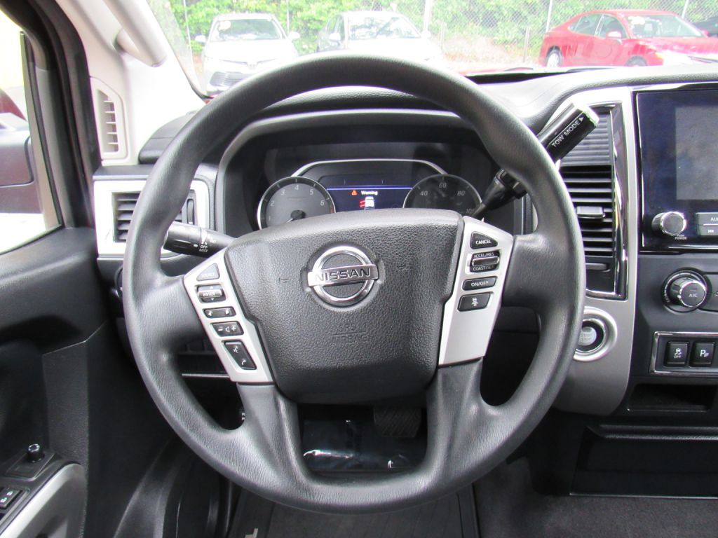 2021 Nissan Titan Image 15
