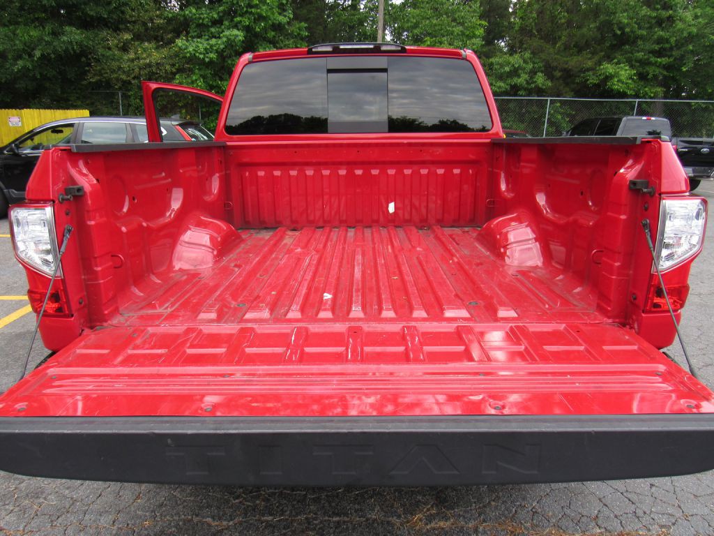2021 Nissan Titan Image 21