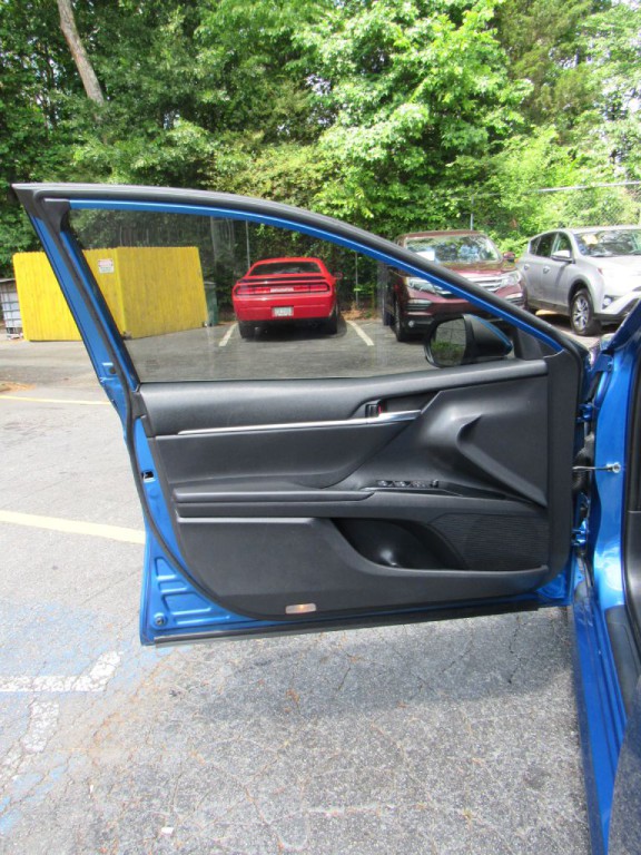 2019 Toyota Camry Image 13