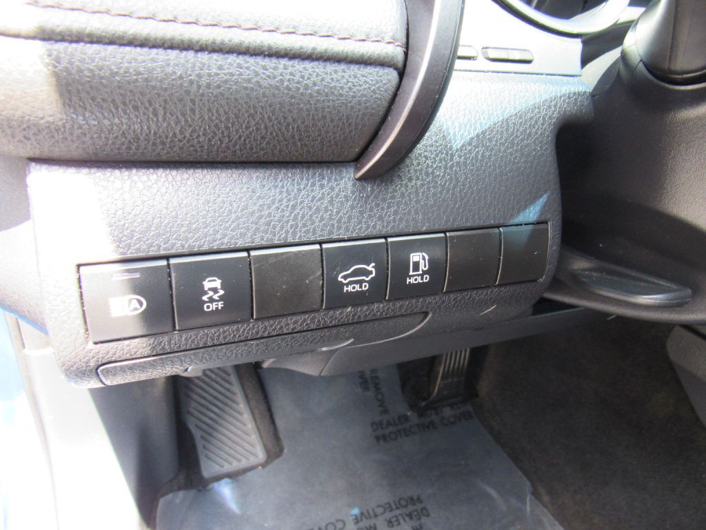2019 Toyota Camry Image 15