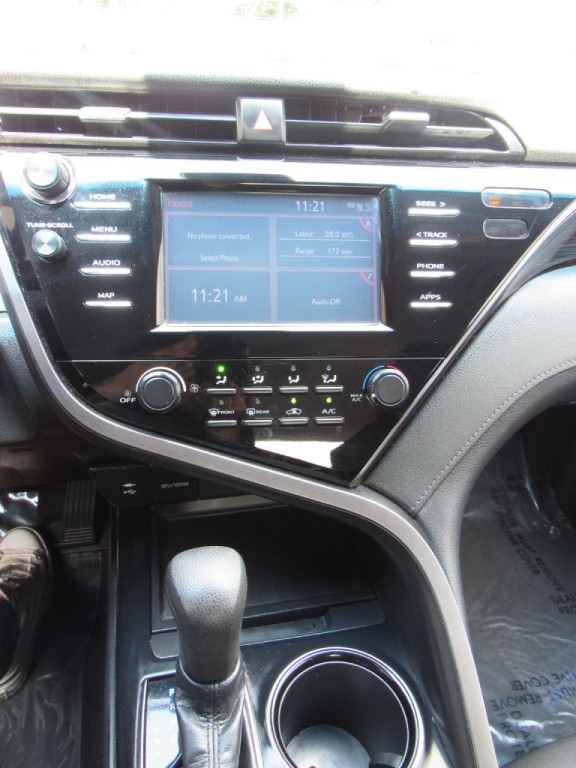 2019 Toyota Camry Image 21