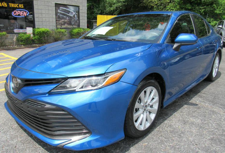 2019 Toyota Camry Image 3