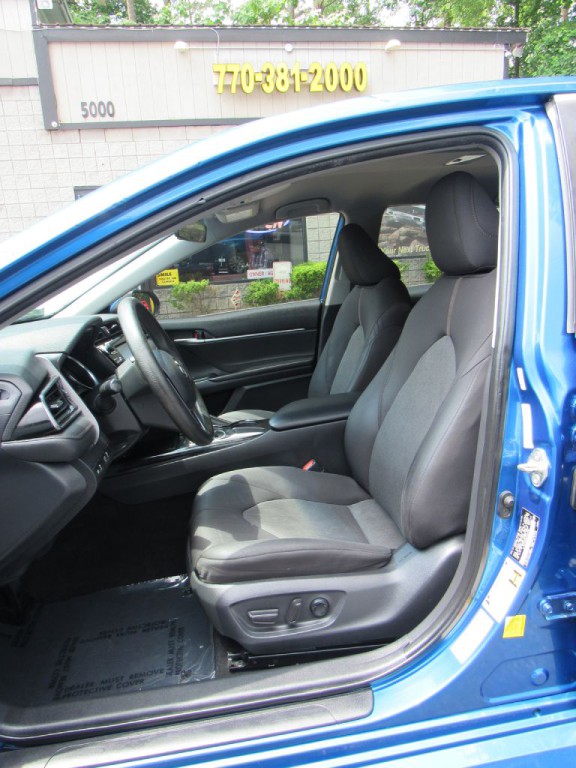 2019 Toyota Camry Image 9