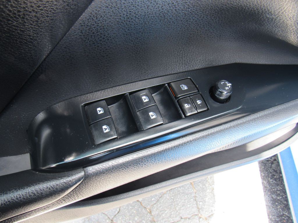 2019 Toyota Camry Image 10