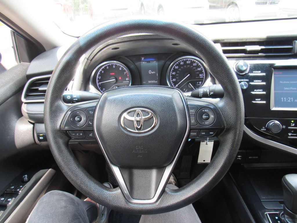 2019 Toyota Camry Image 12