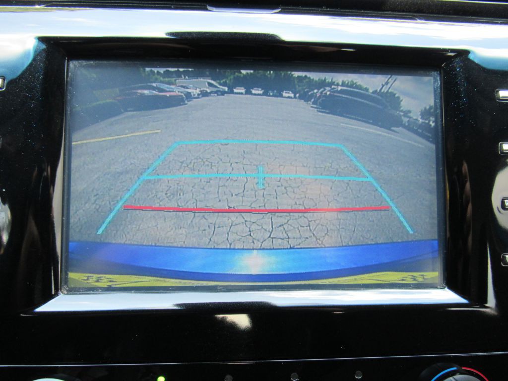 2019 Toyota Camry Image 18