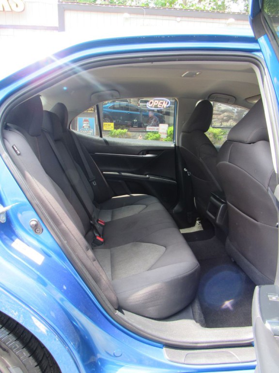 2019 Toyota Camry Image 21