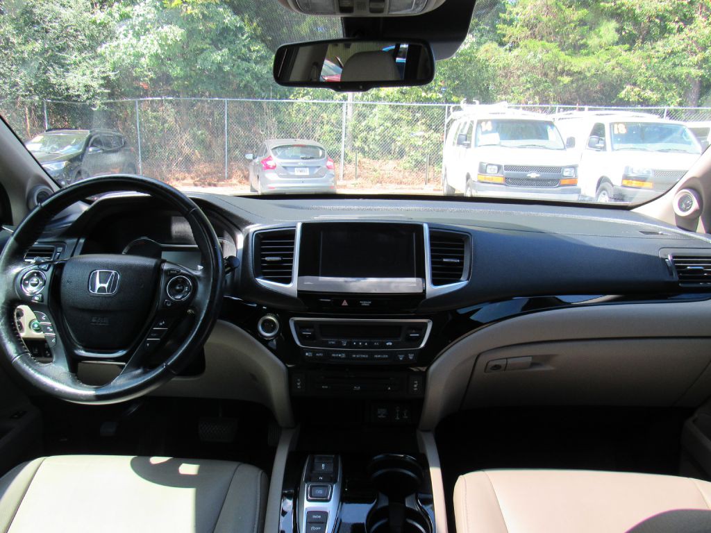 2018 Honda Pilot Image 19