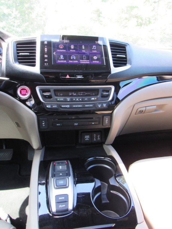 2018 Honda Pilot Image 25