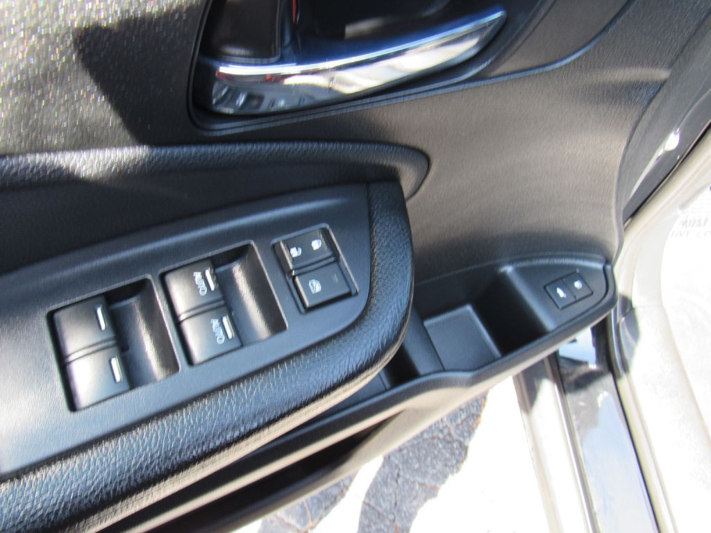 2017 Honda Pilot Image 12