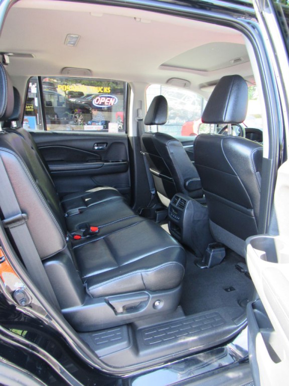 2017 Honda Pilot Image 18