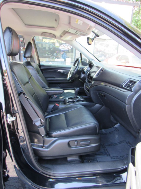 2017 Honda Pilot Image 19