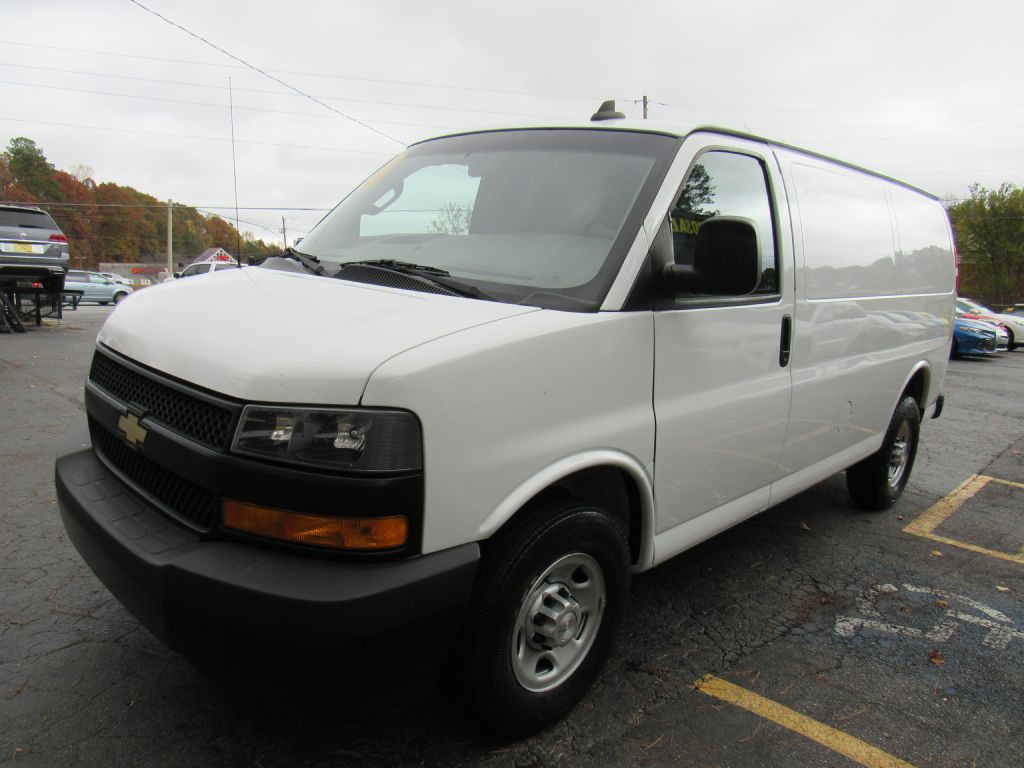 2018 Chevrolet Express Image 4
