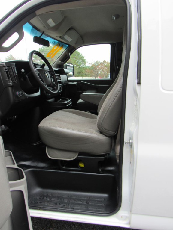 2018 Chevrolet Express Image 13