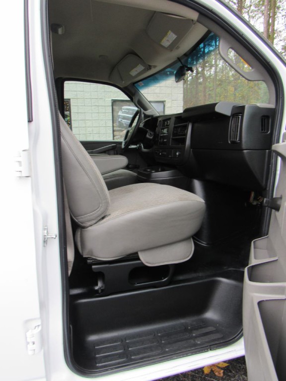 2018 Chevrolet Express Image 14