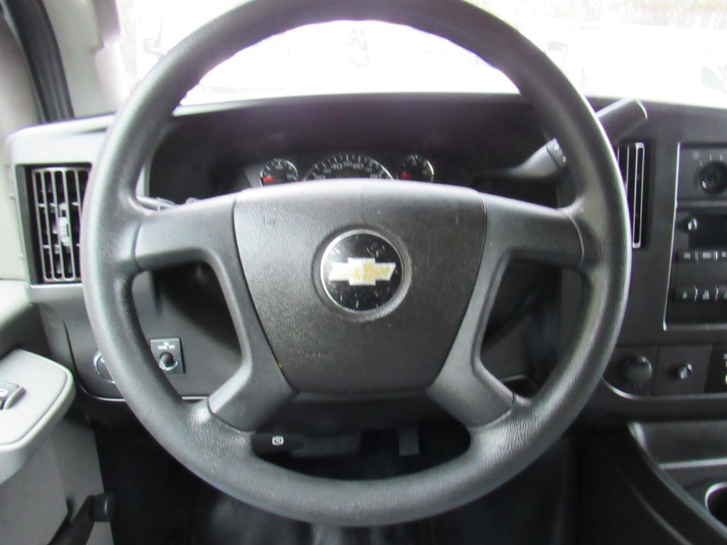 2018 Chevrolet Express Image 17