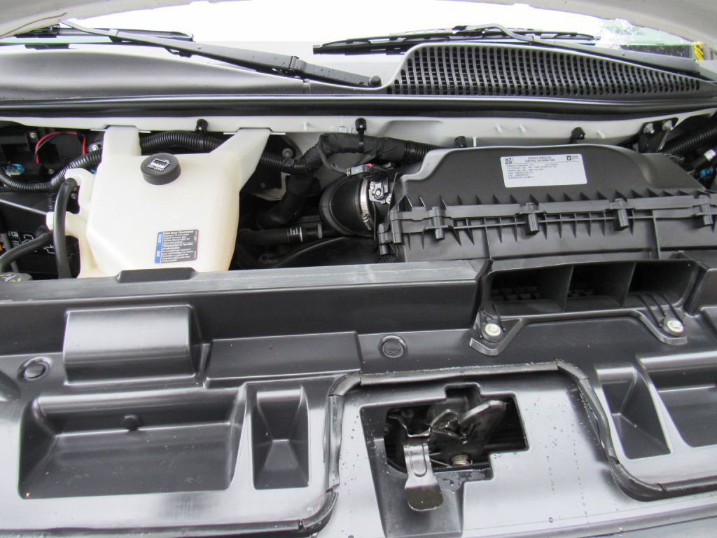 2018 Chevrolet Express Image 21
