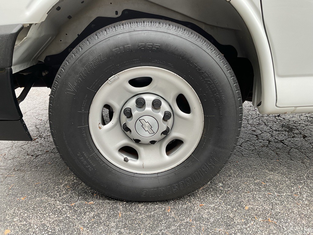 2018 Chevrolet Express Image 24