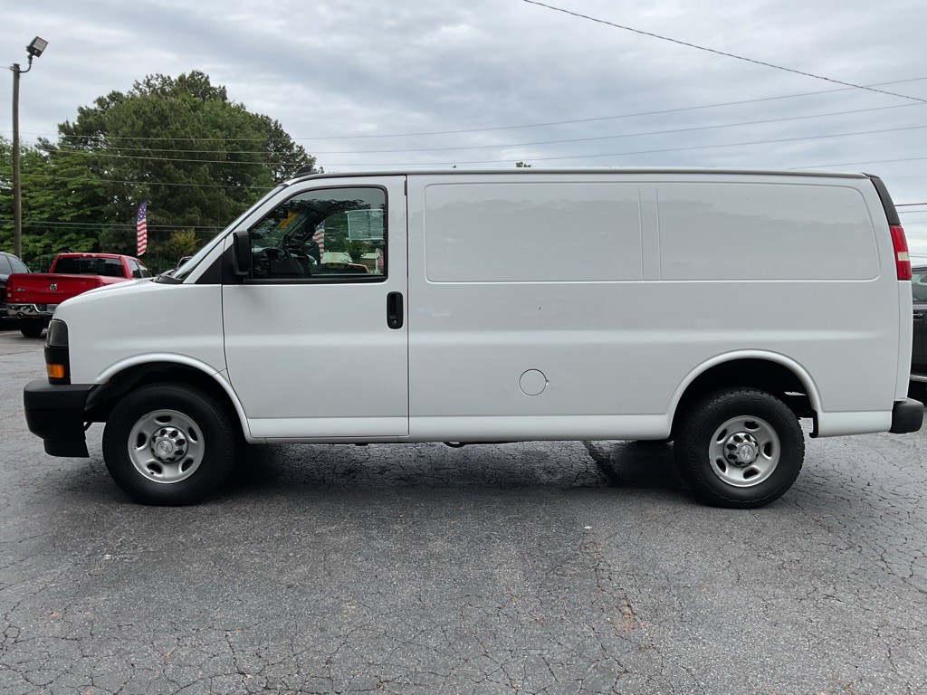 2018 Chevrolet Express Image 3