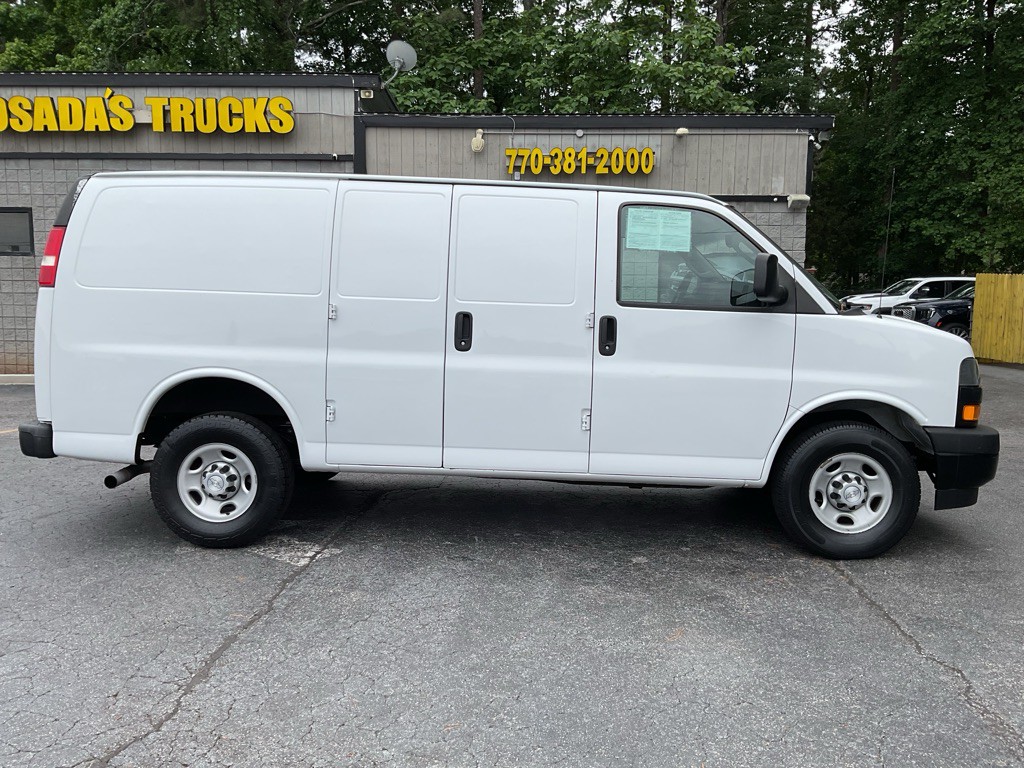 2018 Chevrolet Express Image 4
