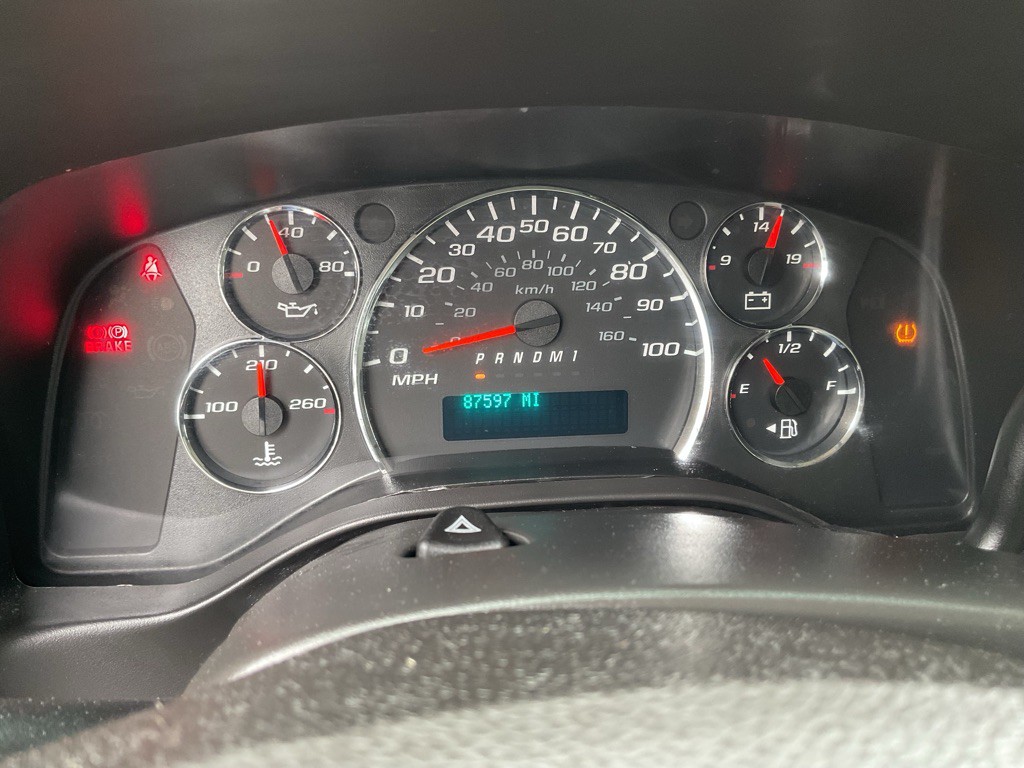 2018 Chevrolet Express Image 10