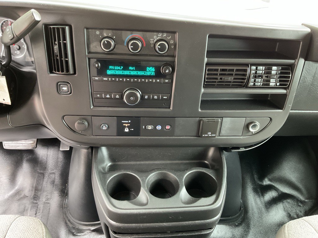 2018 Chevrolet Express Image 13