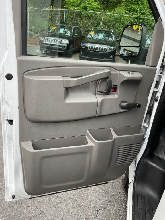2018 Chevrolet Express Image 16
