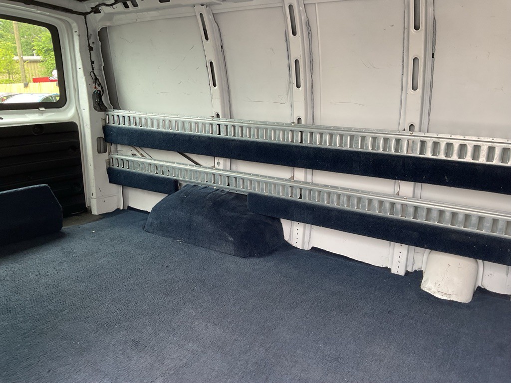 2018 Chevrolet Express Image 22