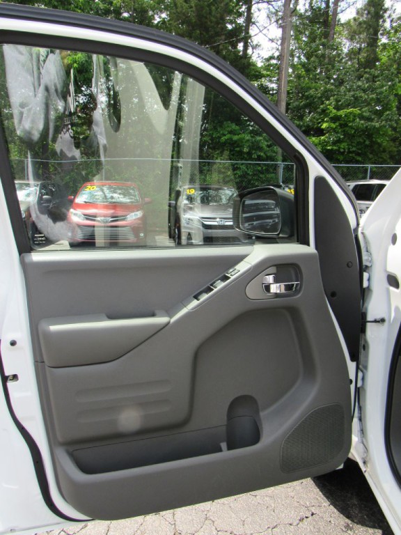 2019 Nissan Frontier Image 9