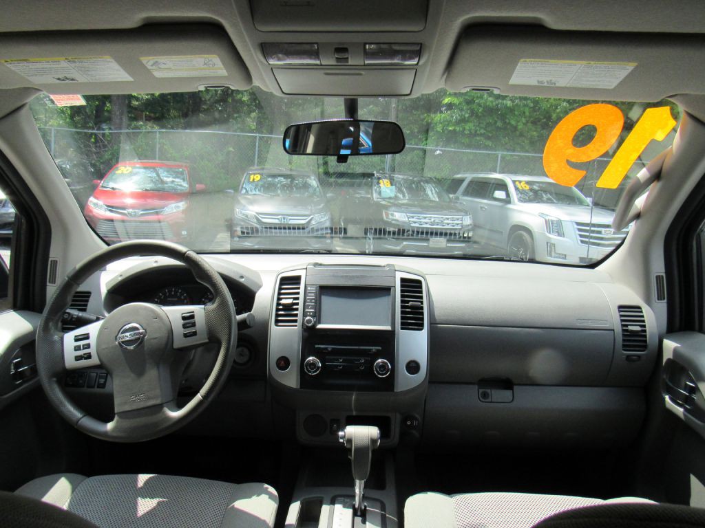 2019 Nissan Frontier Image 16