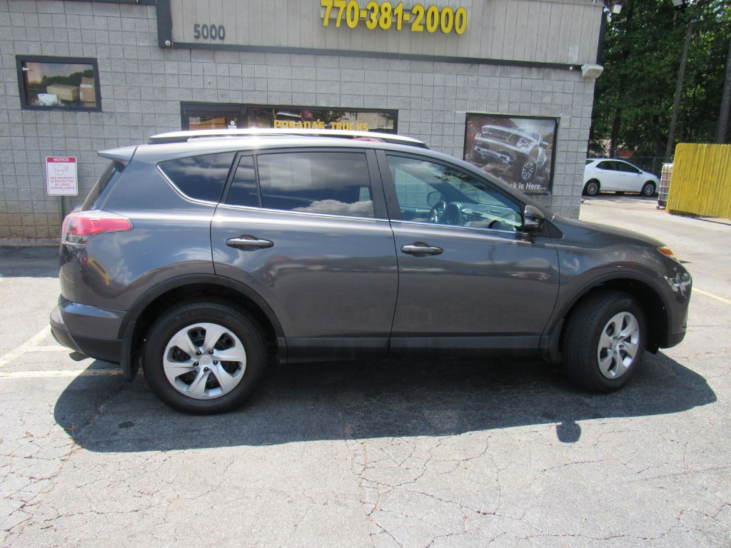 2017 Toyota Rav4 Image 2