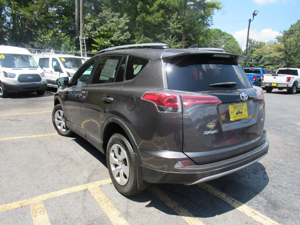 2017 Toyota Rav4 Image 6