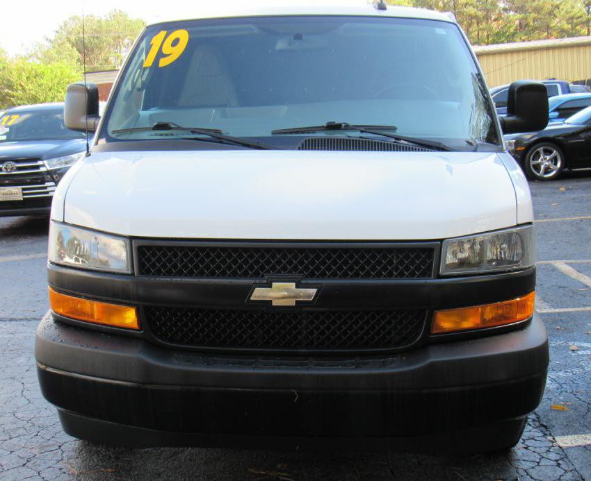 2019 Chevrolet Express Image 2