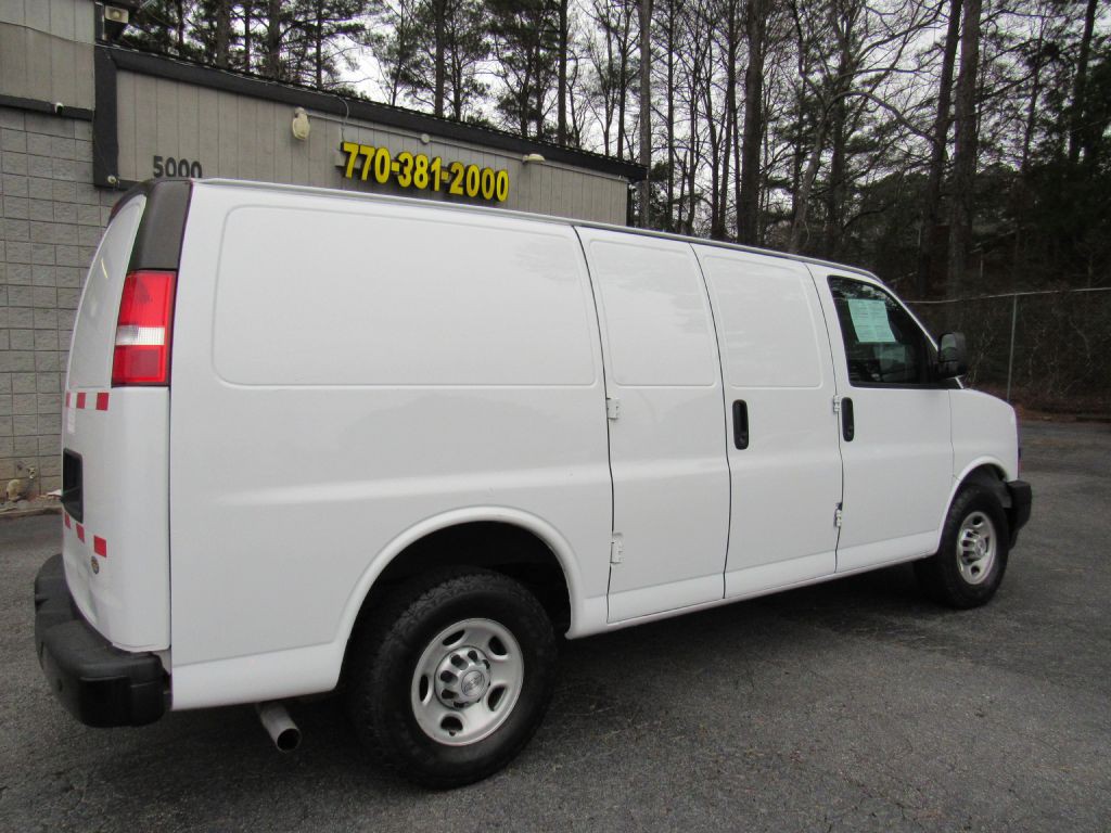 2019 Chevrolet Express Image 4